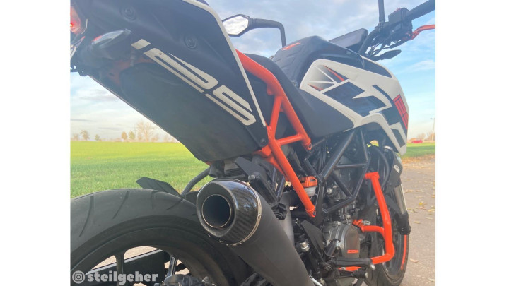 Ktm Duke 125 Radical Racing Gp Carbon Auspuffanlage Radical Racing GP Carbon Black Line KTM Duke 125 Bj. 17