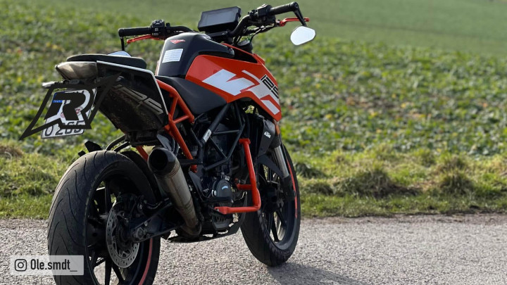 Ktm Duke 125 Radical Racing Gp Carbon Auspuffanlage Radical Racing GP Carbon FORCE KTM Duke 125 Bj. 17-20