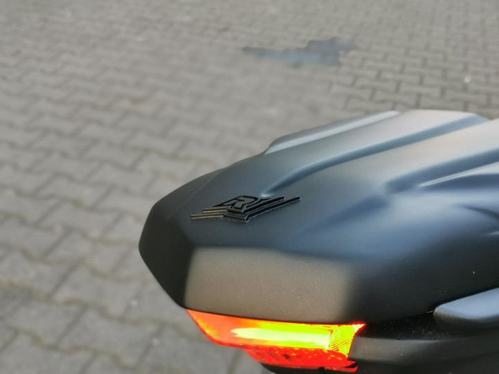 TST MECH-GTR LED Front Turn Signals | Yamaha XSR900 2022